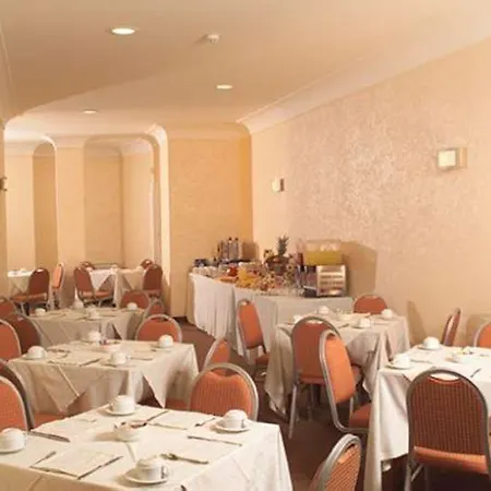 Saint Paul Hotel 4*