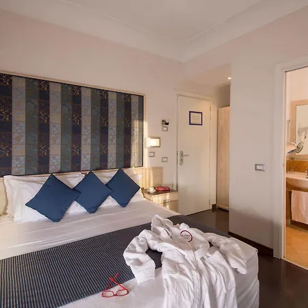Saint Paul 4*